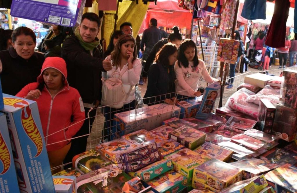 Inicia la feria del juguete 2023 en Nezahualcóyotl