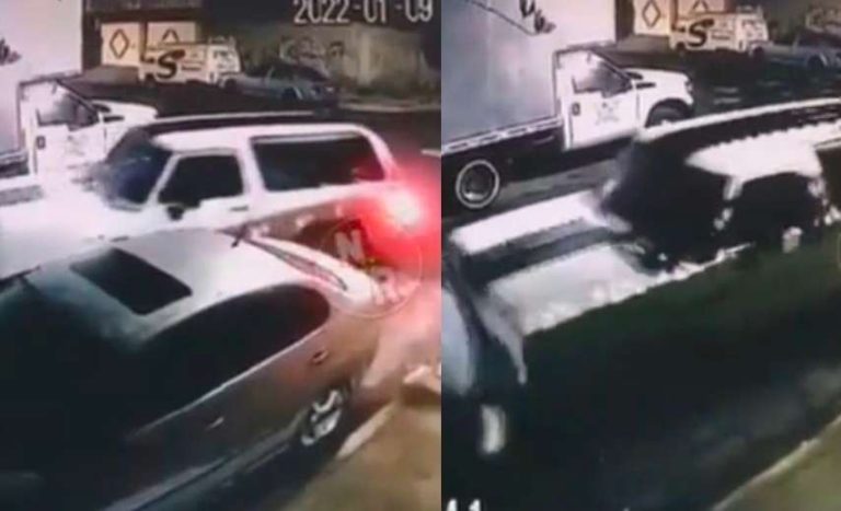 Ladrones empujan un auto con una camioneta para robarlo en Ecatepec