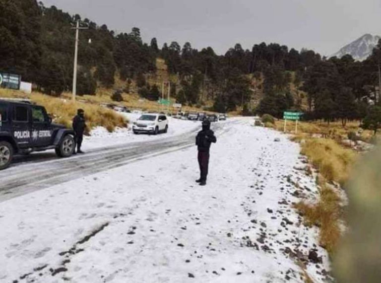 Tras caída de nieve y granizo, cierran acceso al Nevado de Toluca