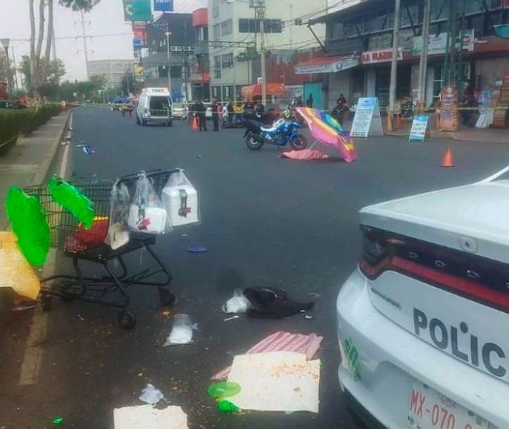 Motociclista embiste a vendedora de tacos en Los Reyes Ajusco