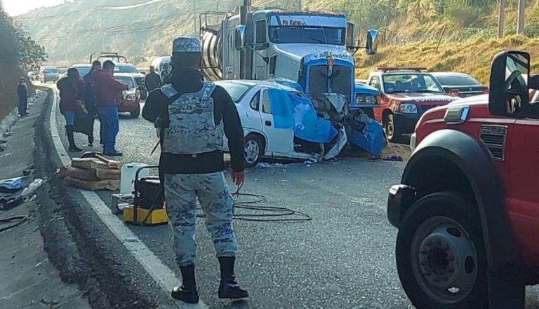 Se registra accidente en Naucalpan Toluca deja una persona sin vida
