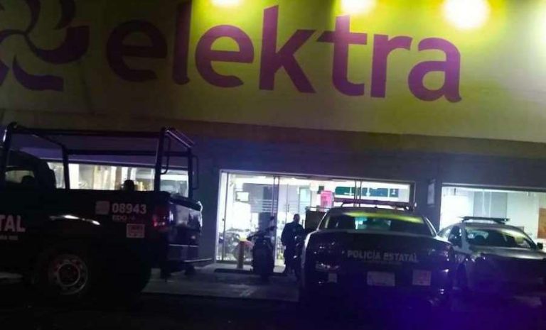 Comando armado roba tienda Elektra en Coacalco