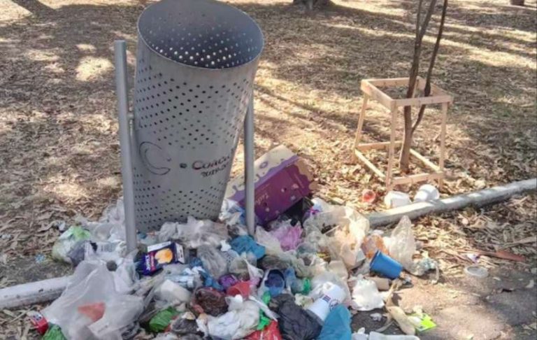Vecinos reportan acumulación de basura áreas comunes de Coacalco