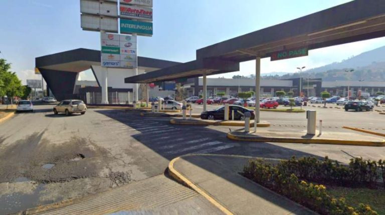 Autoridades de Coacalco clausuran estacionamiento 5