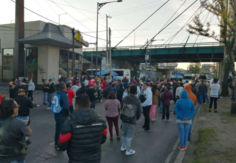 Comienzan bloqueos de transportistas en diversos puntos de la CDMX 1