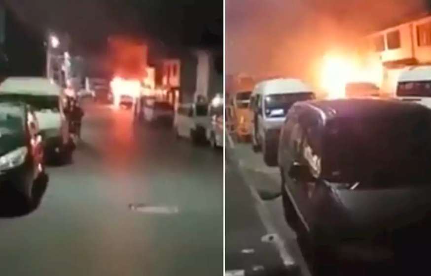 Presuntos extorsionadores incendian camioneta de pasajeros en Naucalpan