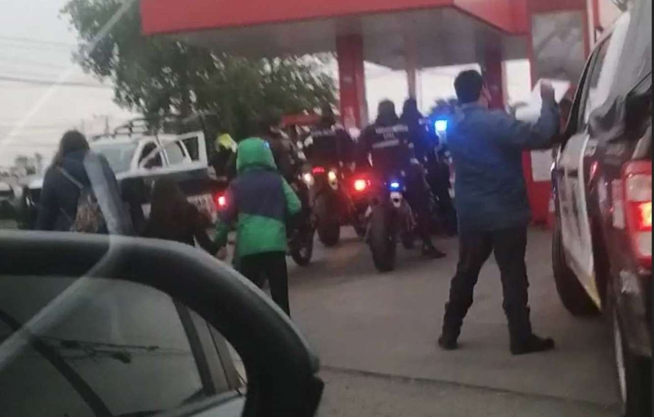 En Coacalco exigen registro de motos pero la policía municipal sin placa y sin casco