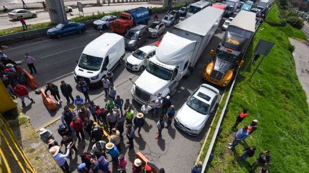 Transportistas anuncian bloqueos para hoy en todas las vialidades del Valle de México