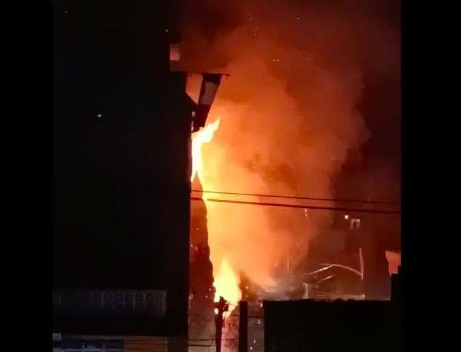 Se registra incendio en una vivienda en Neza