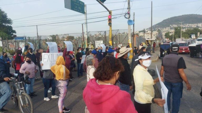Bloquean la México Texcoco por falta de agua en Chimalhuacán