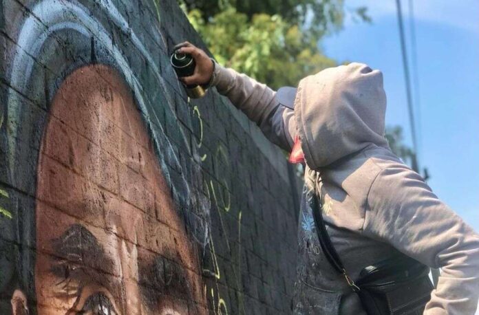 «Enchúlame el barrio» llega a Chalco con murales alusivos al Día de Muertos
