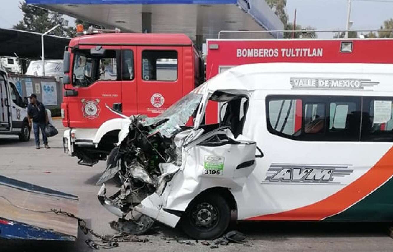 Fuerte accidente vehicular sobre la Av López Portillo