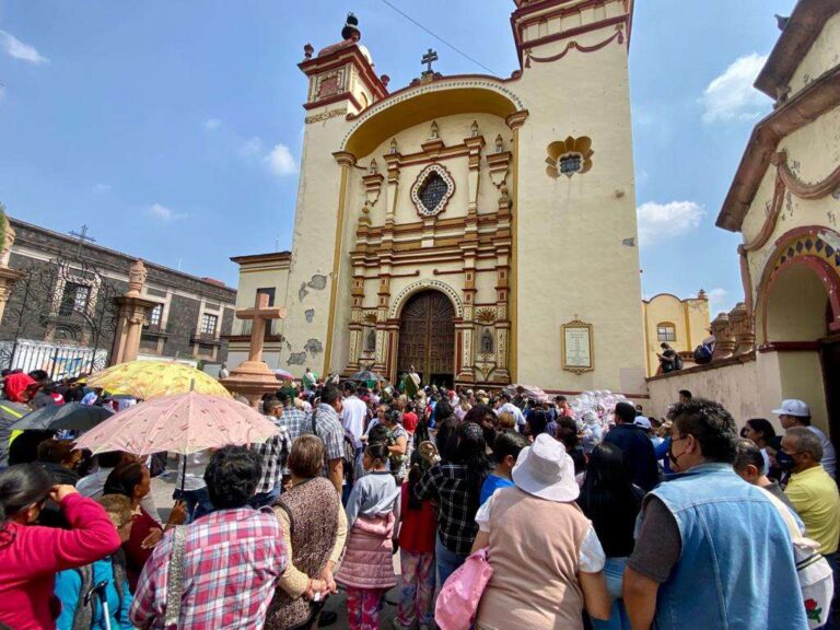 Llenos de fe y fervor, cientos de creyentes celebran a San Judas en Toluca