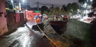 Reportan derrumbe de muro de contención en Tlalpan