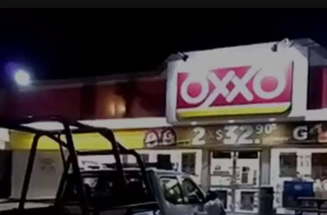 Sujetos armados roban tienda OXXO y lesionaron a mujer en Toluca