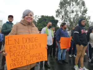 Vecinos de Ecatepec bloquean vialidad para exigir a gobierno agua 3