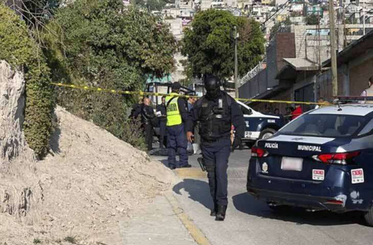 Abandonan a embolsado con tiro de gracia en Ecatepec