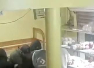 Balean a cliente durante fuerte robo en panadería de Chimalhuacán