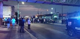 Bloquean Avenida Central en Ecatepec; exigen abasto de agua