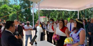 Celebran primer matrimonio igualitario en Nezahualcóyotl