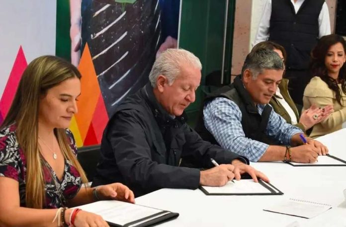 Firman en Coacalco convenio para proteger el medio ambiente