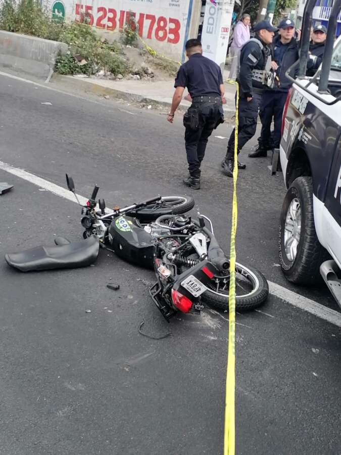 Motociclista pierde la vida en carretera, Valle de Chalco 2