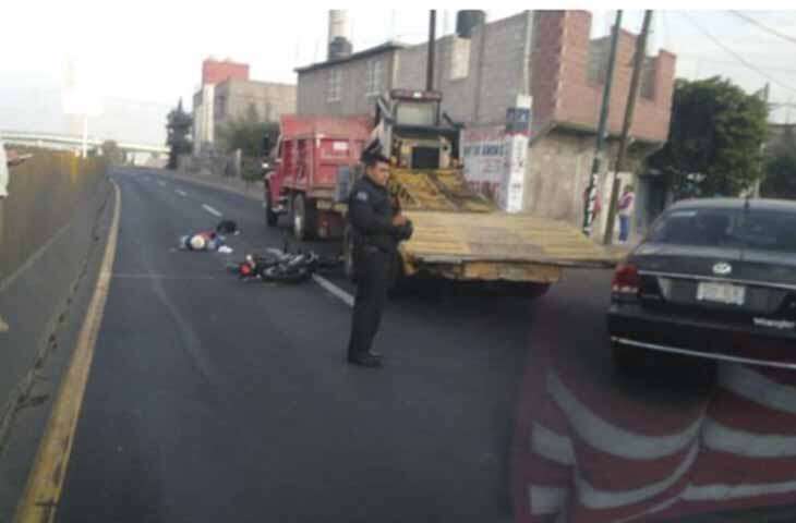 Muere motociclista al derrapar en Los Reyes La Paz