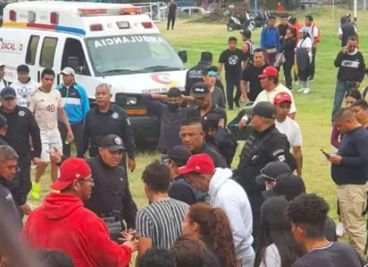 Se desata balacera en campo de futbol en Coacalco