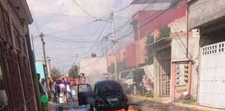 Se incendia bochito en calle de Coacalco