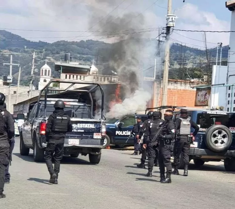 Transportistas agreden a policías estatales en Tejupilco