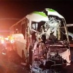 Un autobús y dos tráilers se impactaron en Ixtapaluca