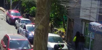 Usuarios reportan a policias por quitar placas en calles de Coacalco