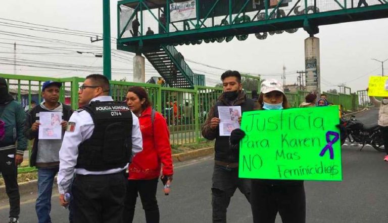 Bloquean avenida Bordo de Xochiaca , familiares exigen entrega de cuerpo hallado