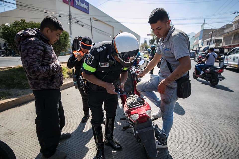 Policías de Coacalco haciendo su aguinaldo 2