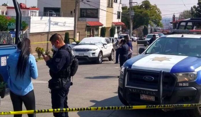 Motosicarios ejecutan a un abogado en calles de Naucalpan
