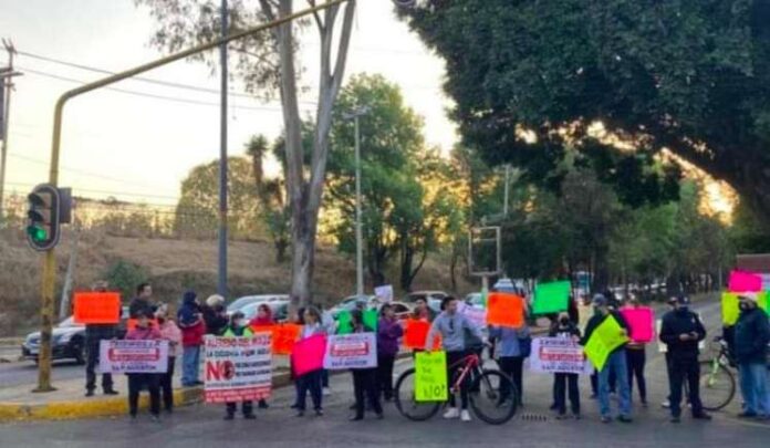 Protestan en contra de la ciclovía; vecinos de Naucalpan