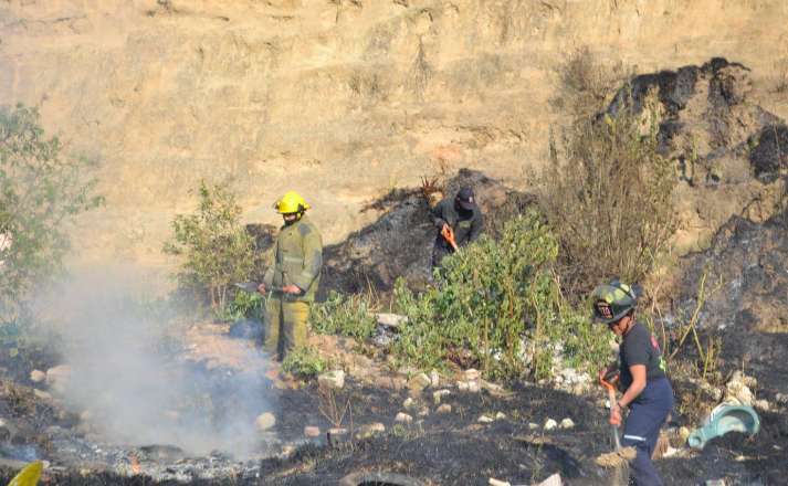 Sofocan bomberos de Coacalco incendio en tiradero clandestino 1