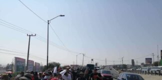 Autobuses de Priistas colapsaron la Texcoco lechería y la peñón Texcoco