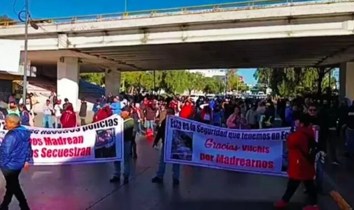 Manifestantes paralizan Vía López Portillo, exigen más seguridad
