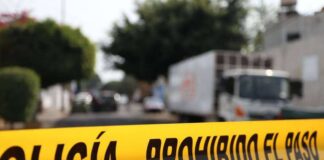 Muere joven ciclista en Neza tras ser impactado con su hermano por camión de transporte público