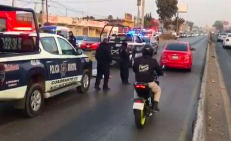 Mujer muere atropellada por un vehículo que invadió el carril del Mexibús, en Ecatepec