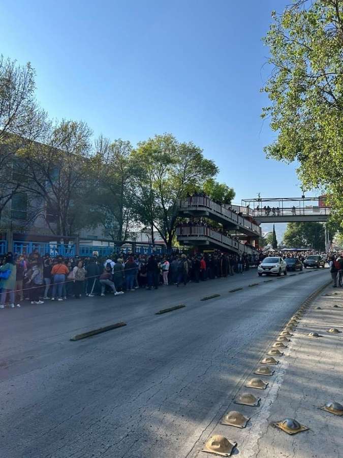 Caos en Tultitlán, Ecatepec y Coacalco por bloqueo de maestros 3