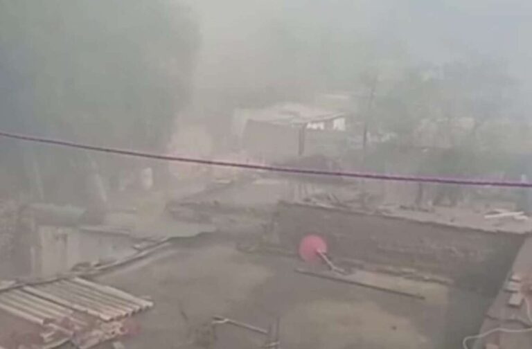 Reportan incendio dentro de ex fábrica en Chalco