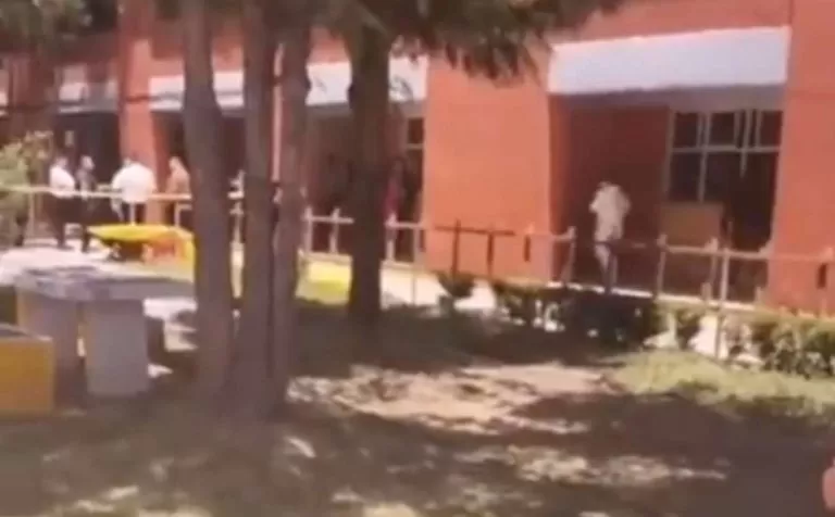 Alumna de 13 años pierde la vida al caer de primer piso en secundaria de Zumpango