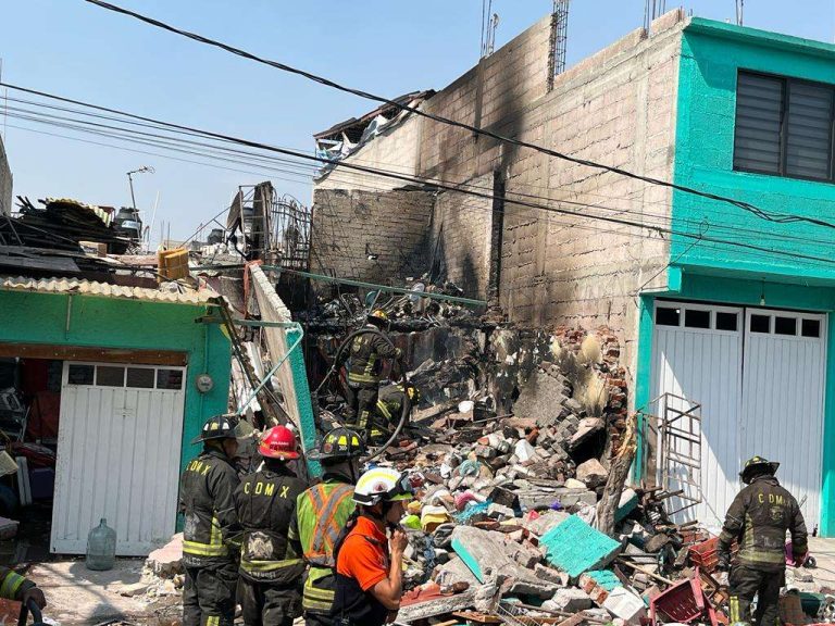Fuga de gas provoca colapso de una casa en Iztapalapa sin heridos reportados