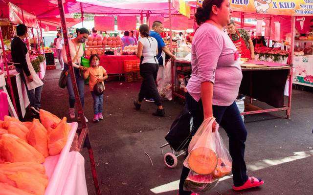 Inflación provoca abandono de la actividad comercial en tianguis de Naucalpan