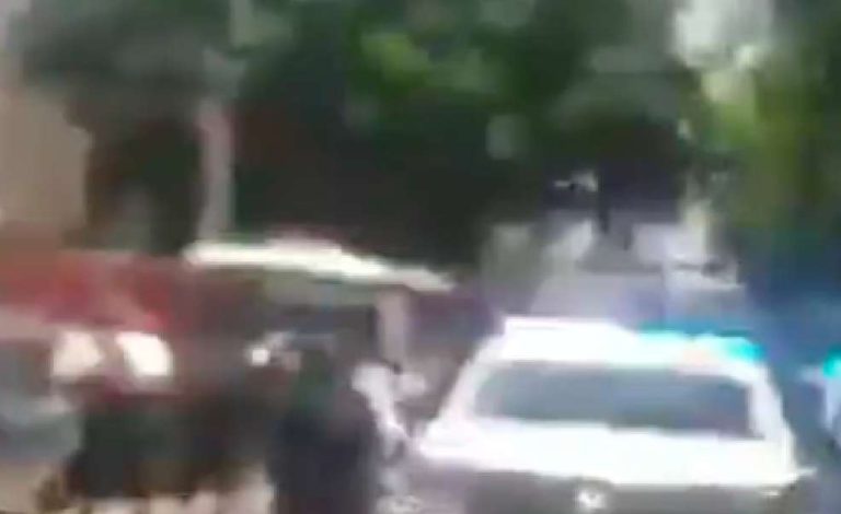 Policías de Neza son agredidos a pedradas por vecinos de la colonia El Sol