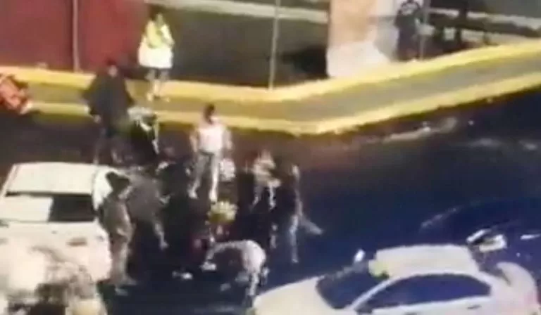 Se desata riña entre piperos de Neza y policias de Ecatepec
