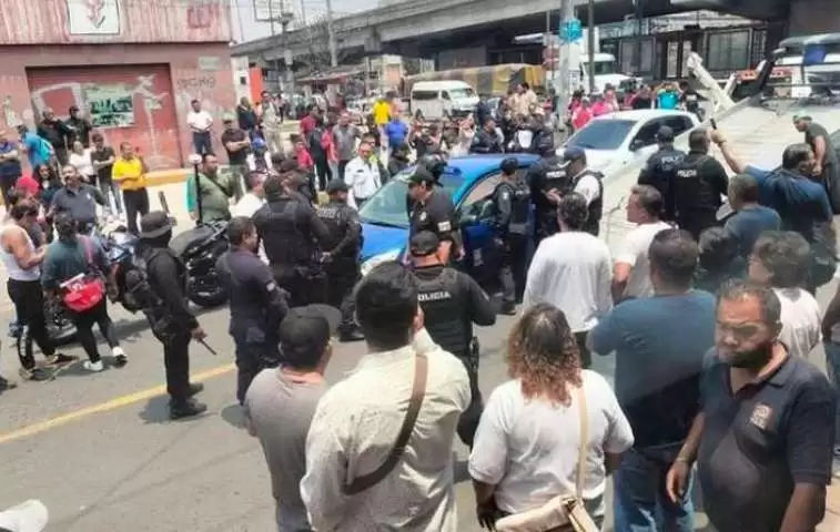 Así policias golpearon a taxistas de Coacalco, luego de bloquear la vía López Portillo