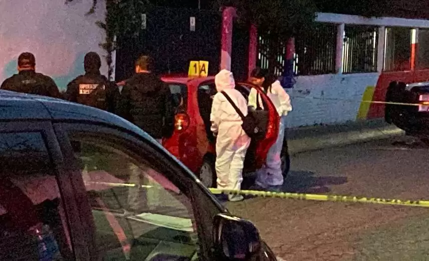 Ejecutan a hombre dentro de su auto en calles de Coacalco 1
